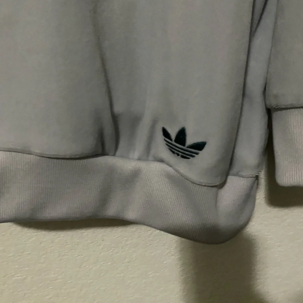 ADIDAS ORIGINALS 90’s ARCHIVE RETRO VELOUR LOGO HALF ZIP GRAY BLUE SWEATSHIRT XL
